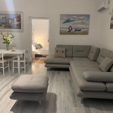 Vjola Apartments 2 Саранде Екстериор снимка