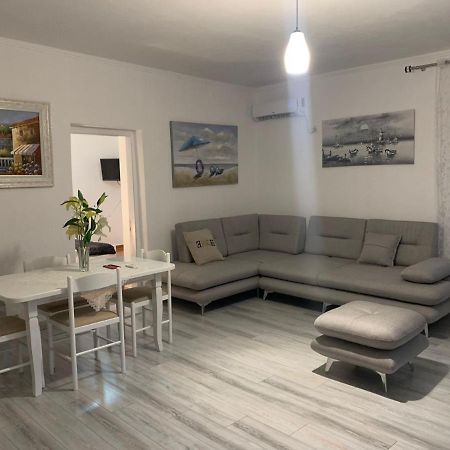 Vjola Apartments 2 Саранде Екстериор снимка