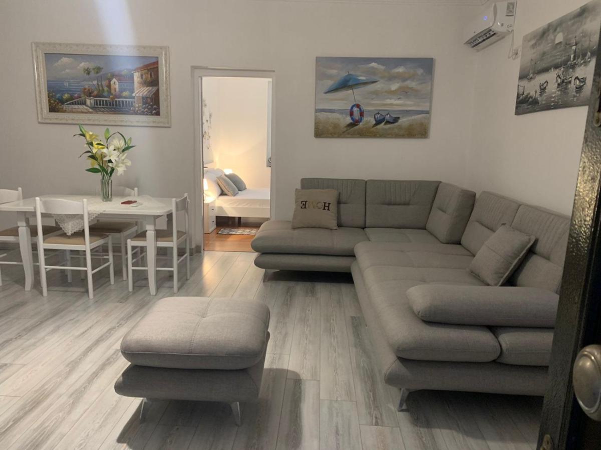 Vjola Apartments 2 Саранде Екстериор снимка